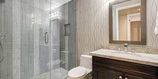 Beautiful custom home with backyard Oasis! Gallery 38