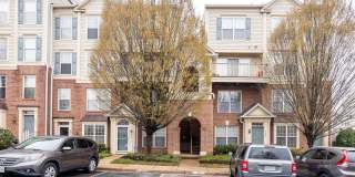7046 FALLS REACH Drive Gallery 1