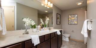 Lake Shore Apartments Gallery 21