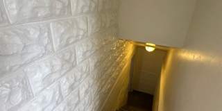 Charming basement apartment Gallery 4