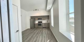 725 W Pratt Gallery 45