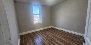 Charming 2 Bedroom Home with Backyard & In-Unit Washer/Dryer Gallery 10