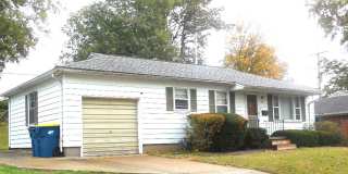 2 Bedroom Home in Edwardsville!  Great Wood Floors and a Garage! Gallery 1