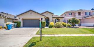 Plumas Lake Rental, Huge Living Room Plumas Lake Rental, Huge Living Room Gallery 3