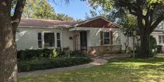 3 Bed 2 Bath with Enclosed Patio, Fenced Yard, and Garage Gallery 4