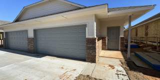 Luxury 3 Bedroom 2 Bathroom Duplex with 2 Car Garage in Bethany, Ok (ALL appliances included) Gallery 1