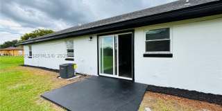 504 Blackbird Lane Gallery 21