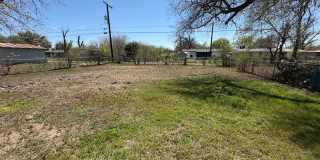 Charming 3BR Home w/ Hardwood Floors & Private Yard – Great SA Location Gallery 9