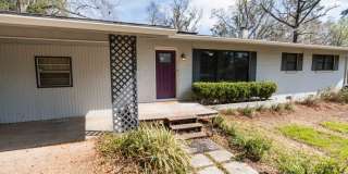 3bd/2 ba pool home close to Apalachee Parkway Gallery 1