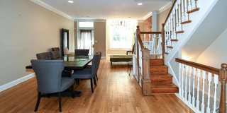 11 R Street NW Gallery 11