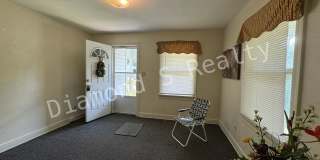 Cute and Clean 2 Bedroom Home Available Now! Gallery 3