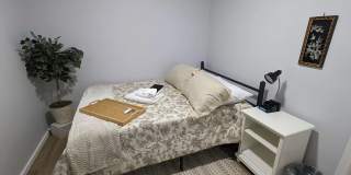 Room in 3 Bedroom Home at Merrill Pl Gallery 12