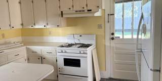 1322 W University Avenue Gallery 21