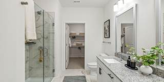 Everleigh Deerfield Age 55+ Apartment Homes Gallery 30