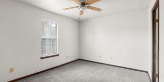Greenbrier Living Near Shopping, Dining & Major Chesapeake Conveniences at this COMPLETELY REHABBED 2BR, 1.5BA Townhouse! Gallery 15