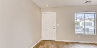 Beautiful 3 bedroom, 2.5 bath 2 story home! Gallery 5