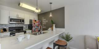 Summit at Lake Union Gallery 16