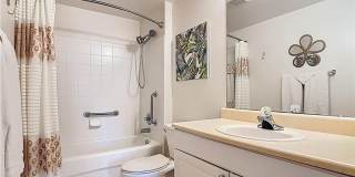 3 bedroom 2 bathroom Condo in the Gardens at Beachwalk Gallery 25