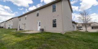 Large Duplex in Vanderveen Gallery 36