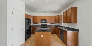 15102 W WESTVIEW Drive Gallery 11