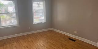 MOVE IN SPECIAL $250.00 OFF 1st Month's Rent- 2 bedroom, 1.5 bath apartment with W/D unit and shared fenced in yard! Gallery 29