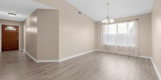Charming 3BR Home with Fenced Yard, Garden Tub & Double Vanity Gallery 6