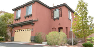 2 Story 3 bed + Loft, 2.5 Bath Home in NW Gallery 1