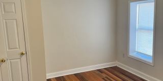 3 bedroom, 1 bath, 2 story half double house Gallery 22