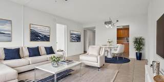 Grand Island Square - 3 Miles to Aventura Mall Gallery 10