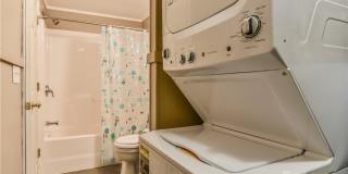 543 College Street Gallery 13