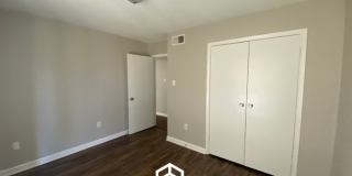 4040 Sandburg Street Gallery 20
