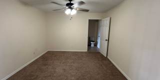 Unique 3/2 + Den home in great location Gallery 11