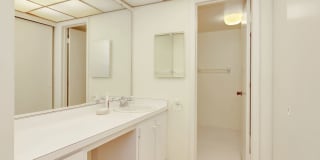 555 Park Shore Drive Gallery 7