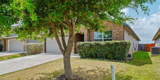 Modern 4-Bed Home with Open Layout in New Braunfels - Realtor Commission: $500 Gallery 6