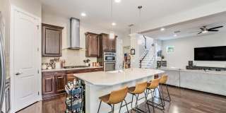 3007 W PALMIRA Avenue Gallery 21