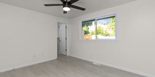 Cozy 4 bed house in Bothell Gallery 17