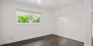 1321 W 36th Place Apartments Gallery 17