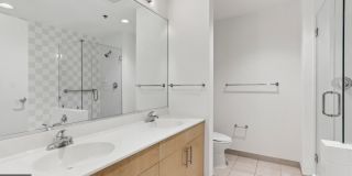 202 W WASHINGTON Square Gallery 21