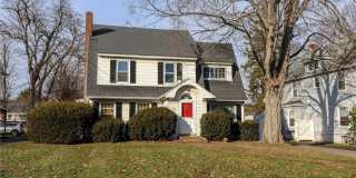 1206 W Water Street Gallery 1