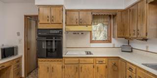 Vintage Charm Meets Modern Comfort in Fairbanks! Gallery 5