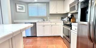 Fully furnished 2-Bedroom, 2-Bath Lakefront Cottage in Sandestin Resort available for Long Term Rental Gallery 5