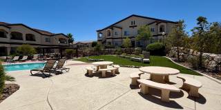2 bedroom Partially furnished Condo Gallery 18