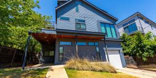 Beautiful 3 bedroom, 3.5 bathroom home in East Austin! Gallery 1