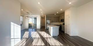 NEARLY NEW 3-bed Paired Home in Senderos Creek community! NEARLY NEW 3-bed Paired Home in Senderos Creek community! Gallery 20