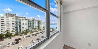 7501 E Treasure Dr Gallery 19