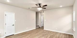 Beautiful 3/2.5 Townhome Gallery 5