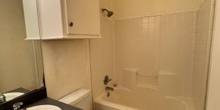 4 Bedrooms at an Amazing Price! Remodeled 4 bedroom! Move In Special! Gallery 14