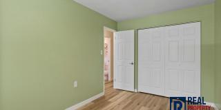 Charming 2 Bed, 1 Bath Condo in Prime Location! Gallery 12