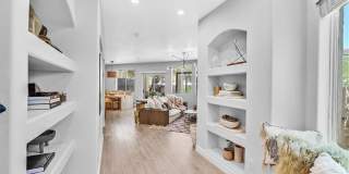 271 Spectacular Street Gallery 4