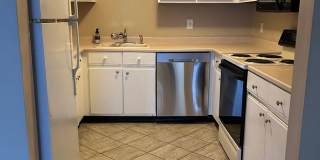 Cozy & Large 2 Bed 1.5 Bath in Lowell! Gallery 1
